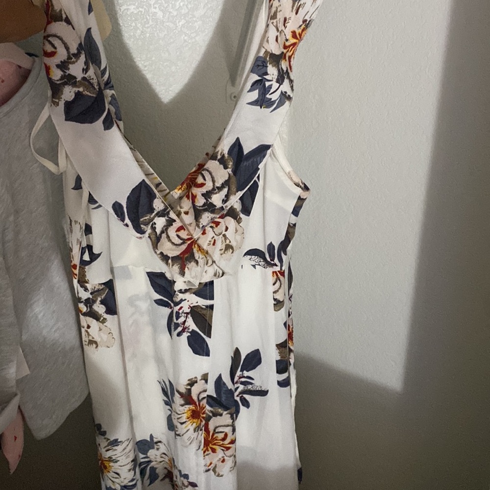 Spring dress - Picture 2 of 4